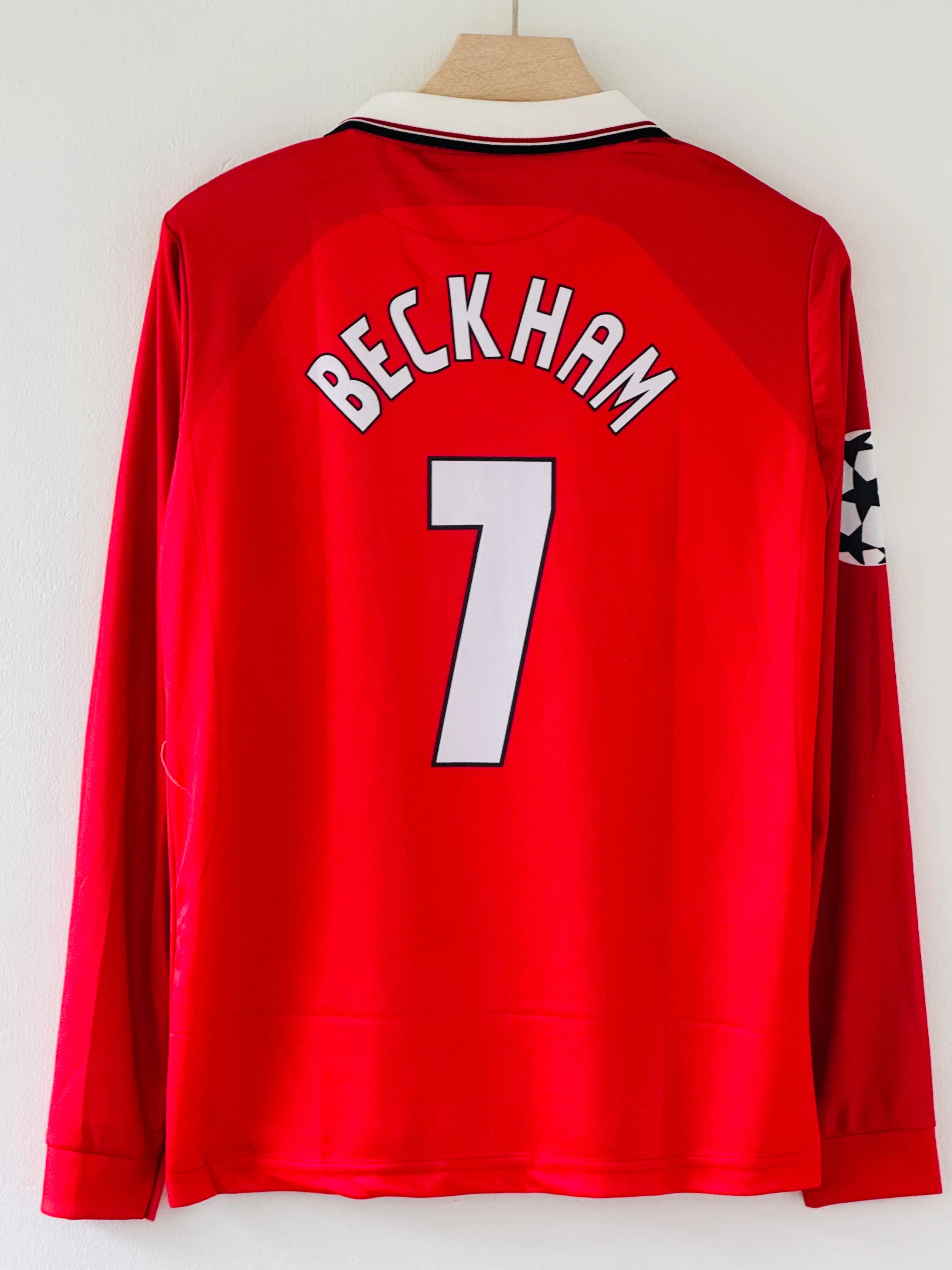 1999 Manchester United Home Kit – David Beckham Full Sleeve Embroidery Edition - Image 4