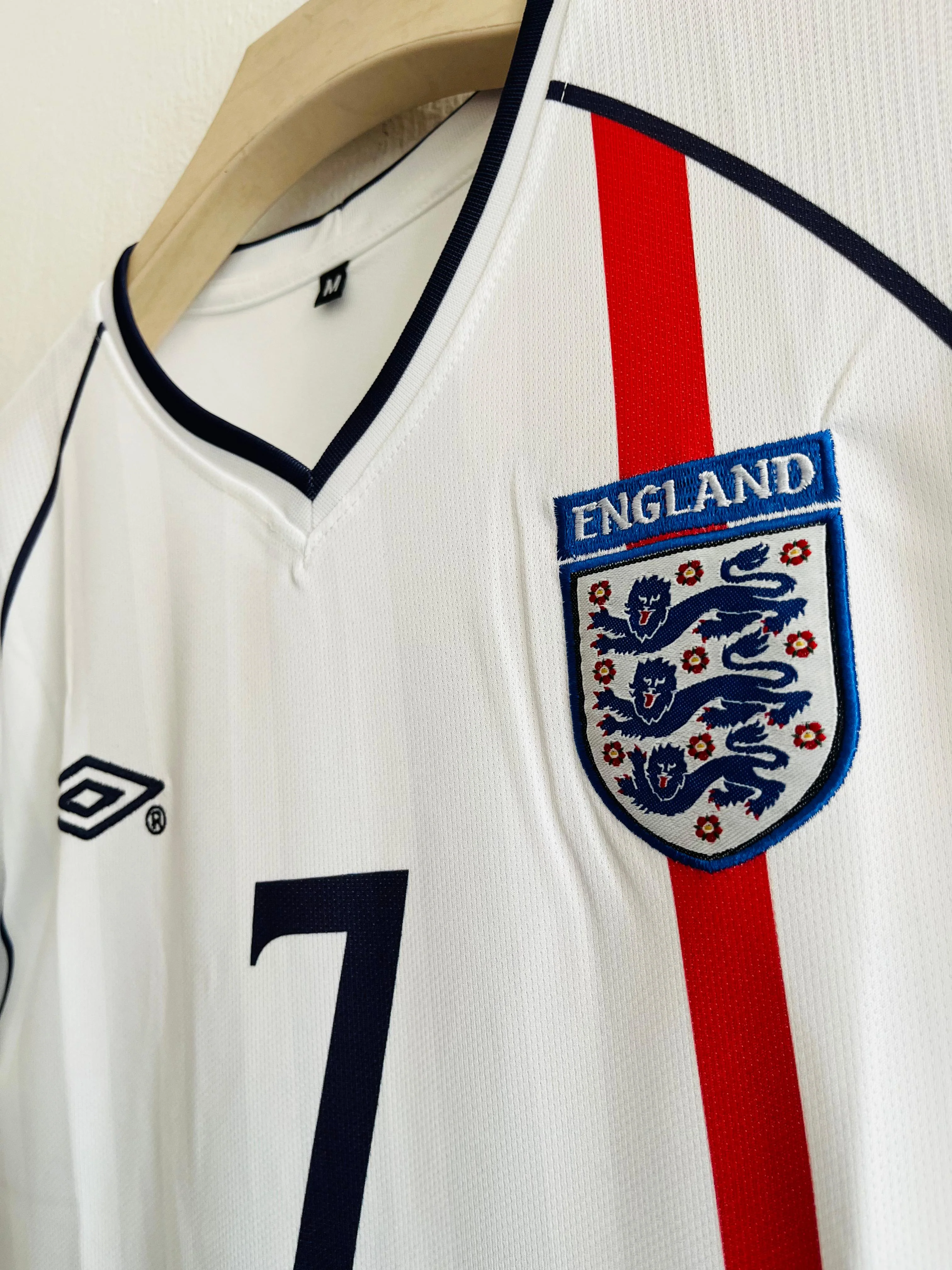 2001-02 England Home Jersey - David Beckham Embroidered Edition - Image 3