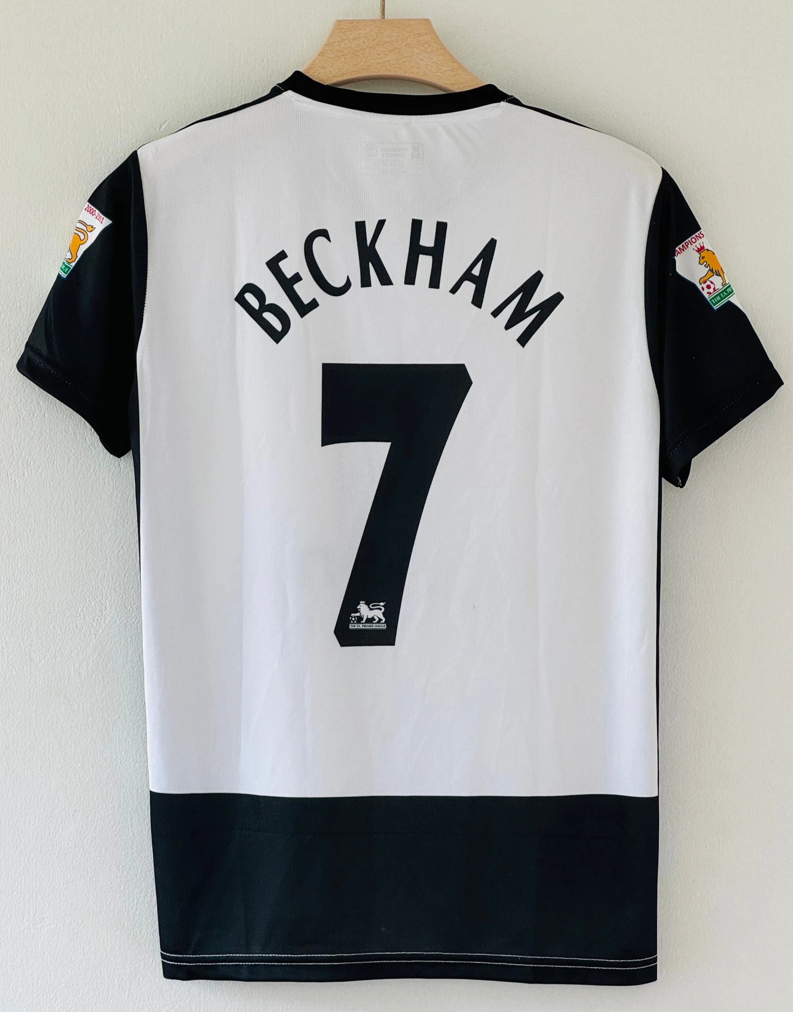 2001-02 Manchester United Away Jersey - David Beckham Embroidery - Image 3