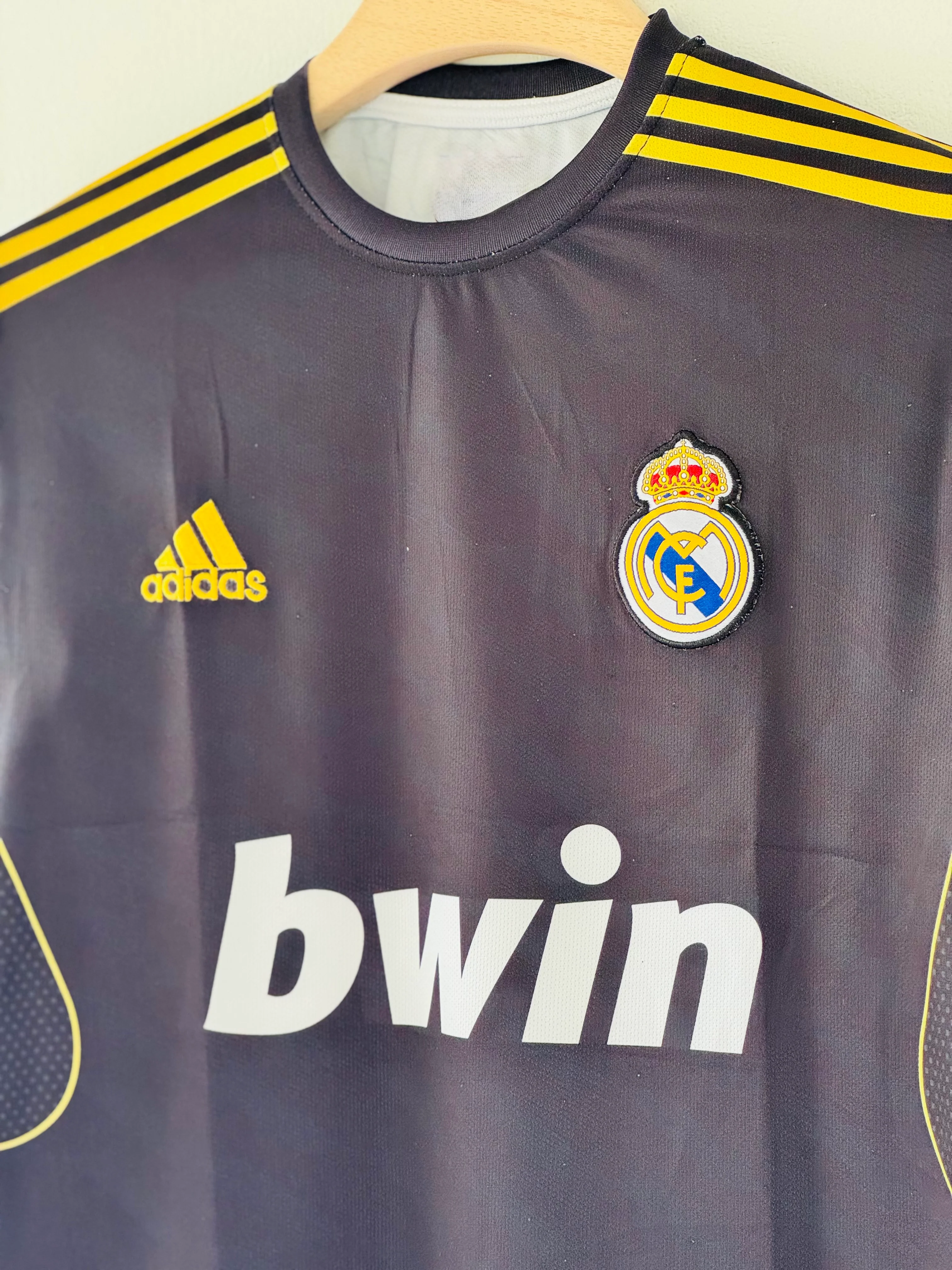 A Season of Dominance – Real Madrid 2011–12 Retro Full Sleeve Jersey - Image 2