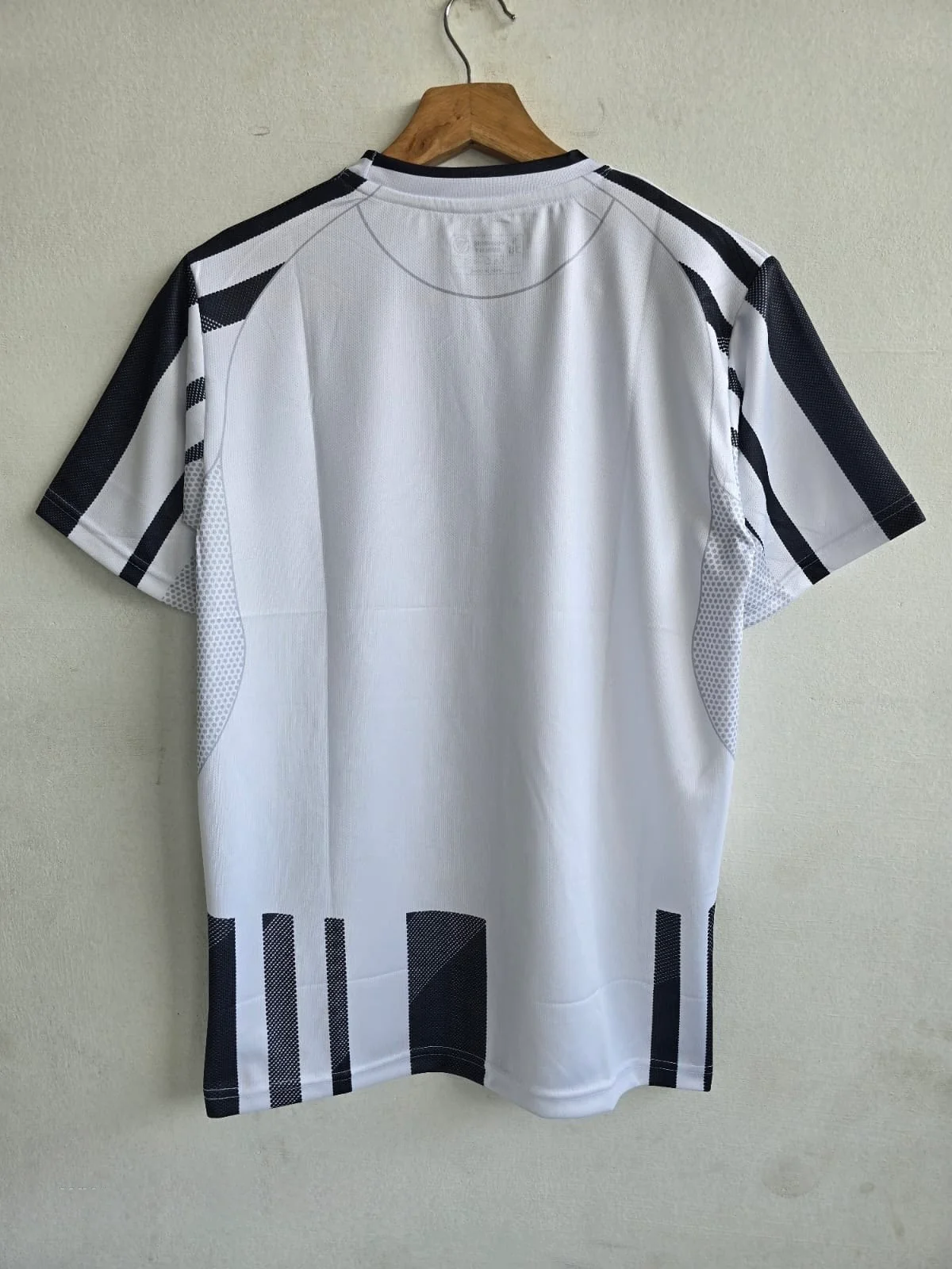 Bianconeri Bold – 2025-26 Juventus Home Jersey - Image 3