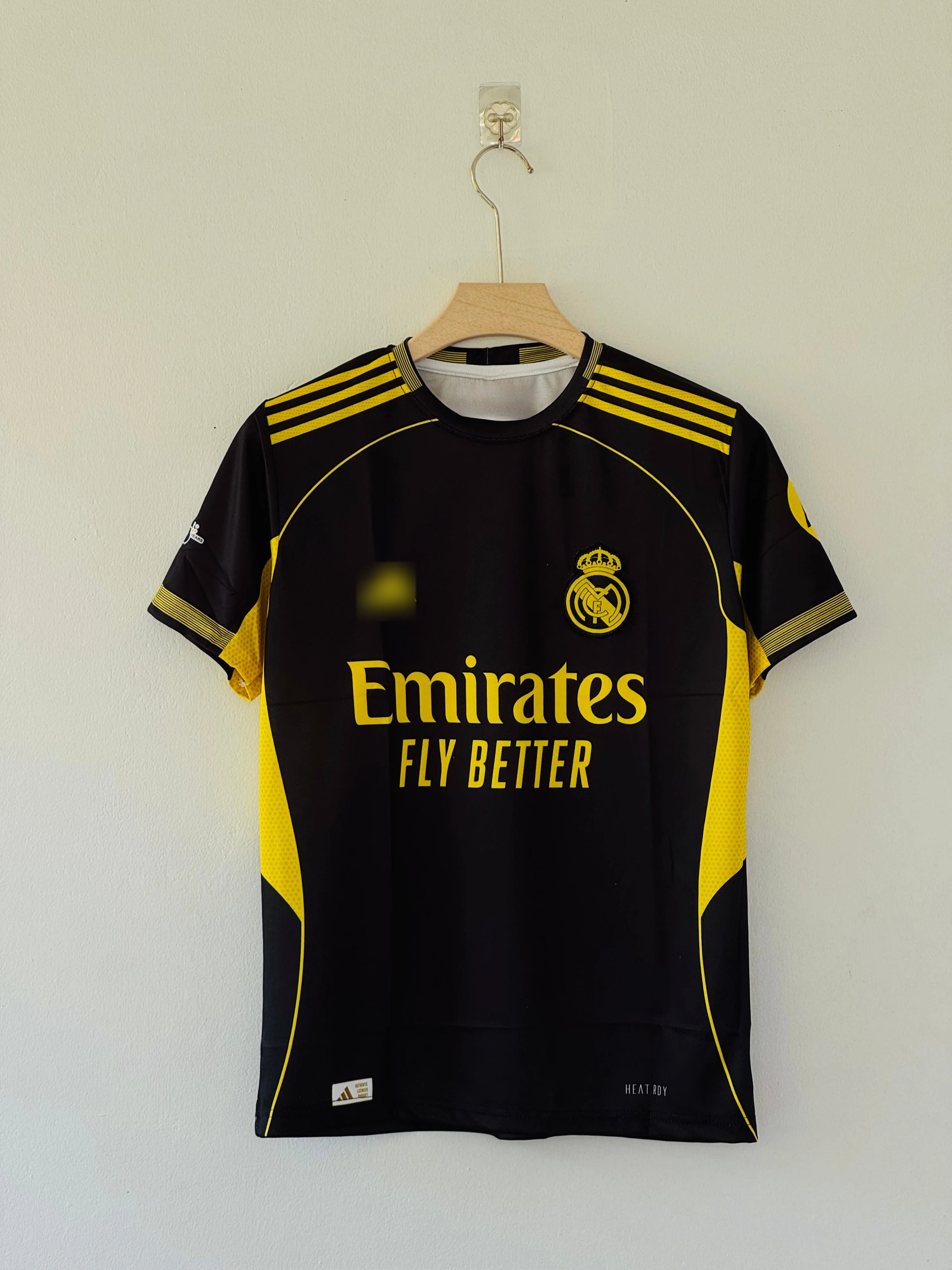 Black. Yellow. Bravo Blanco. – Real Madrid 2025/26 Special Edition Jersey - Image 2