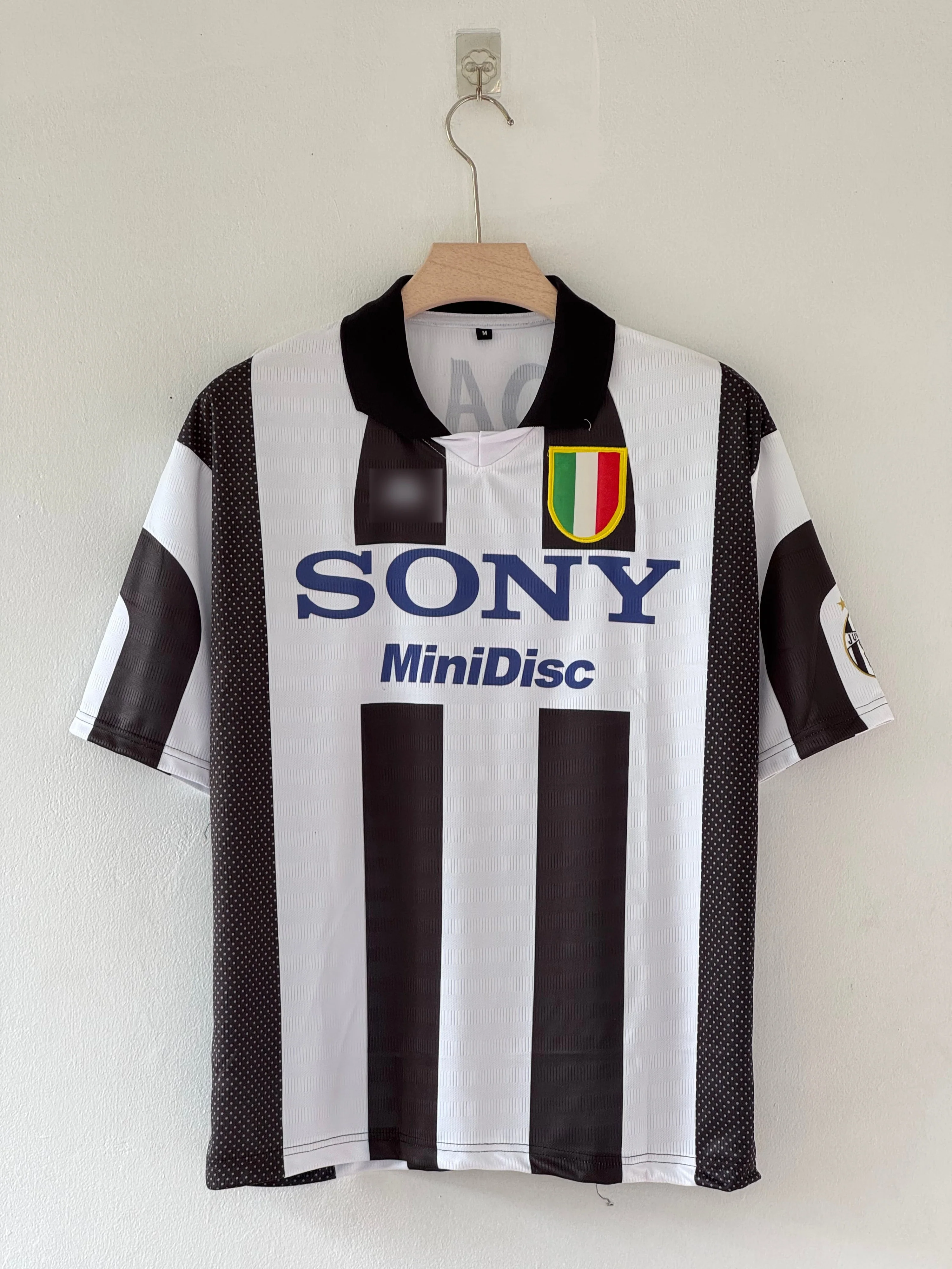 Elegance. Vision. Greatness. – Juventus 1997/98 Zidane (Five-Sleeve Edition) - Image 2