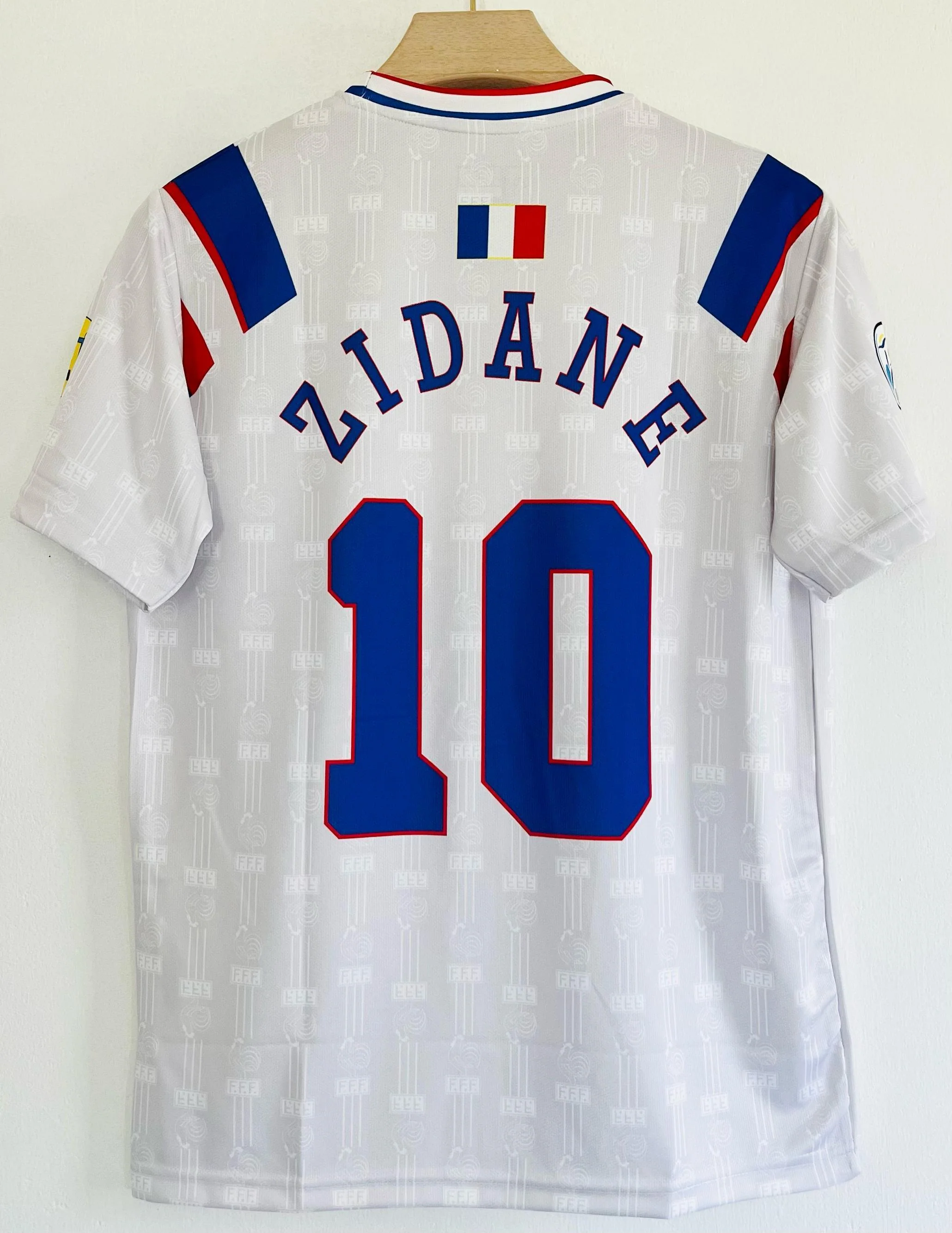 France 1996-97 Away Jersey – Zinedine Zidane Embroidery Edition - Image 3