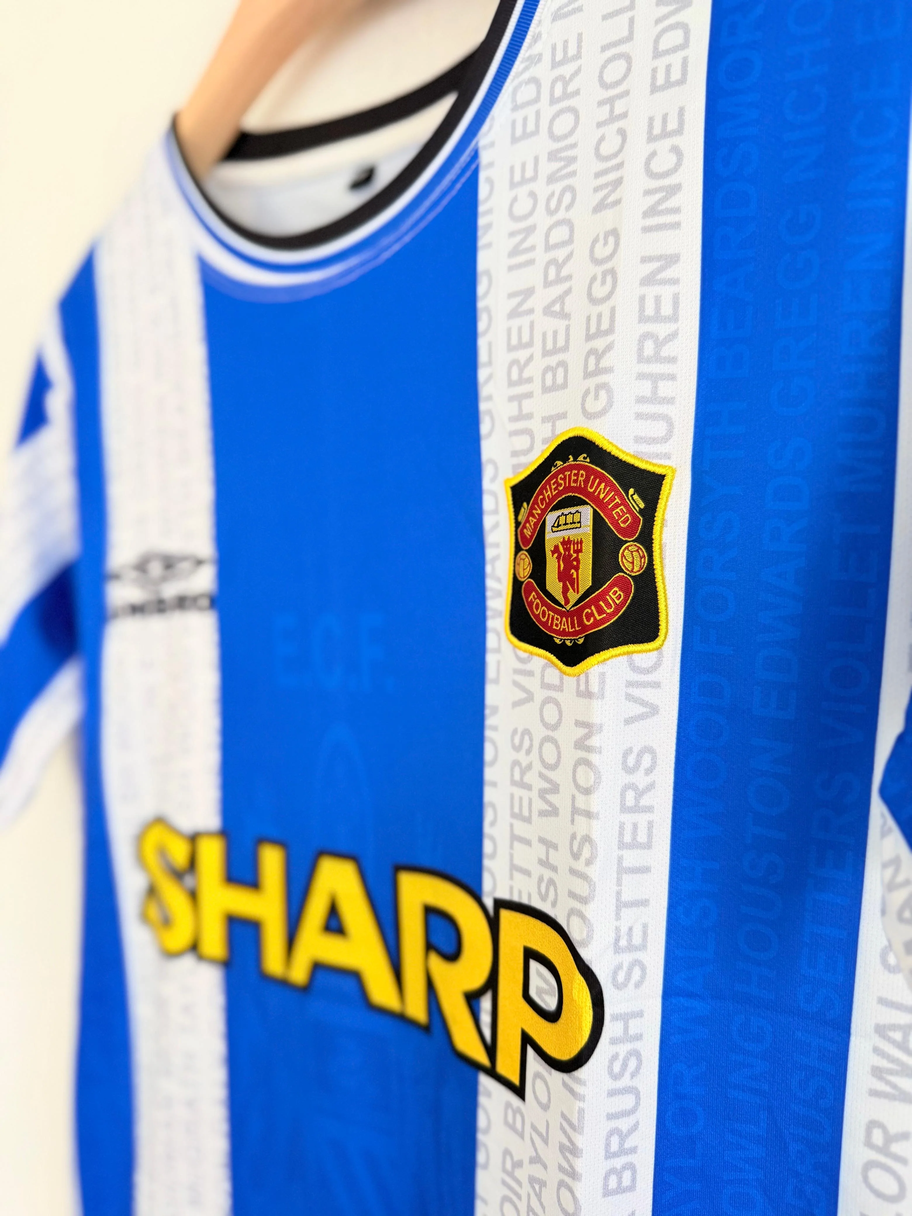 Golden Era Statement — Manchester United 1994–1996 Third Kit (round neck) - Image 3