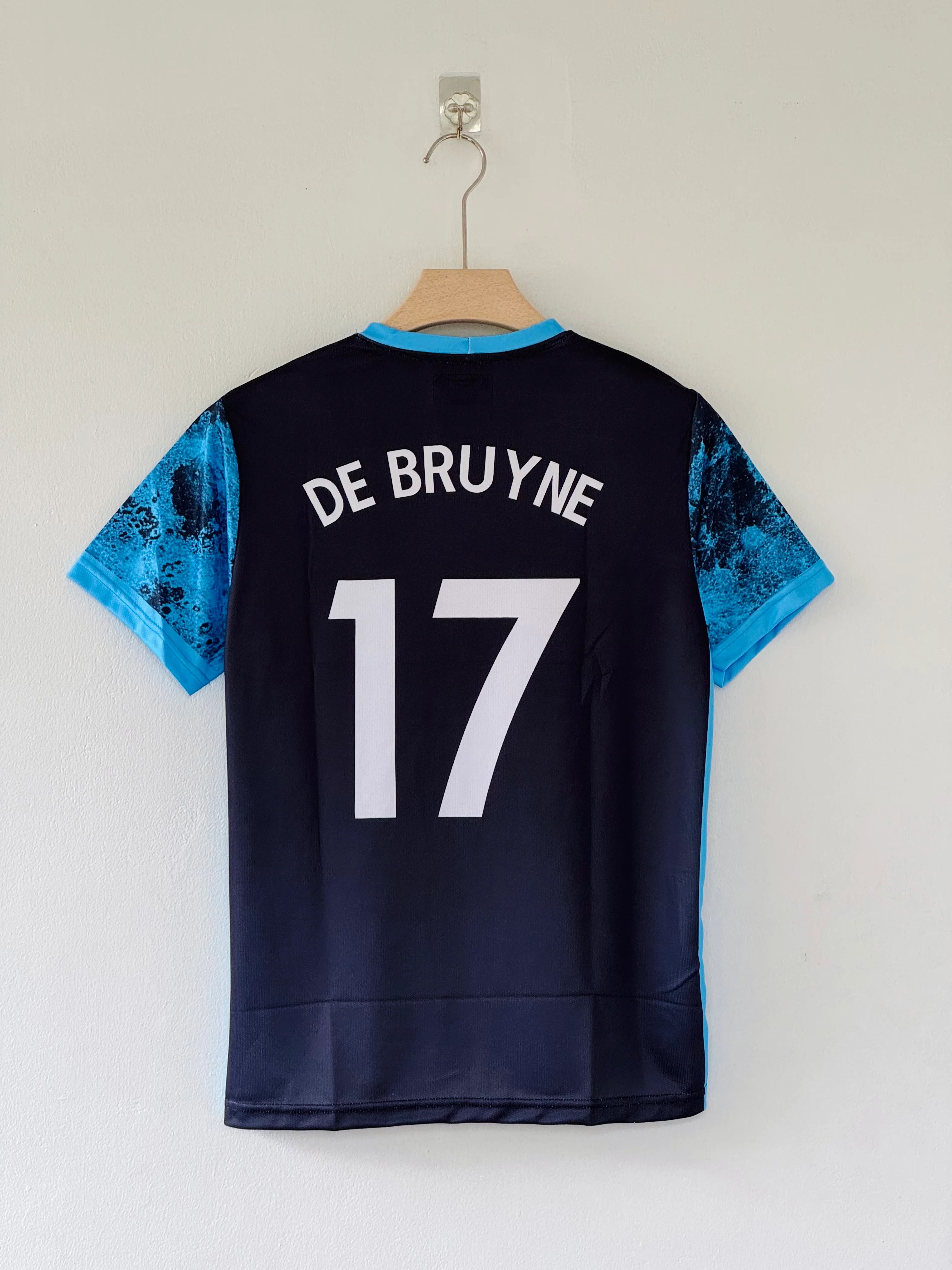 Midnight Blue Dominance – Manchester City 2015–16 Away Kit - Image 4