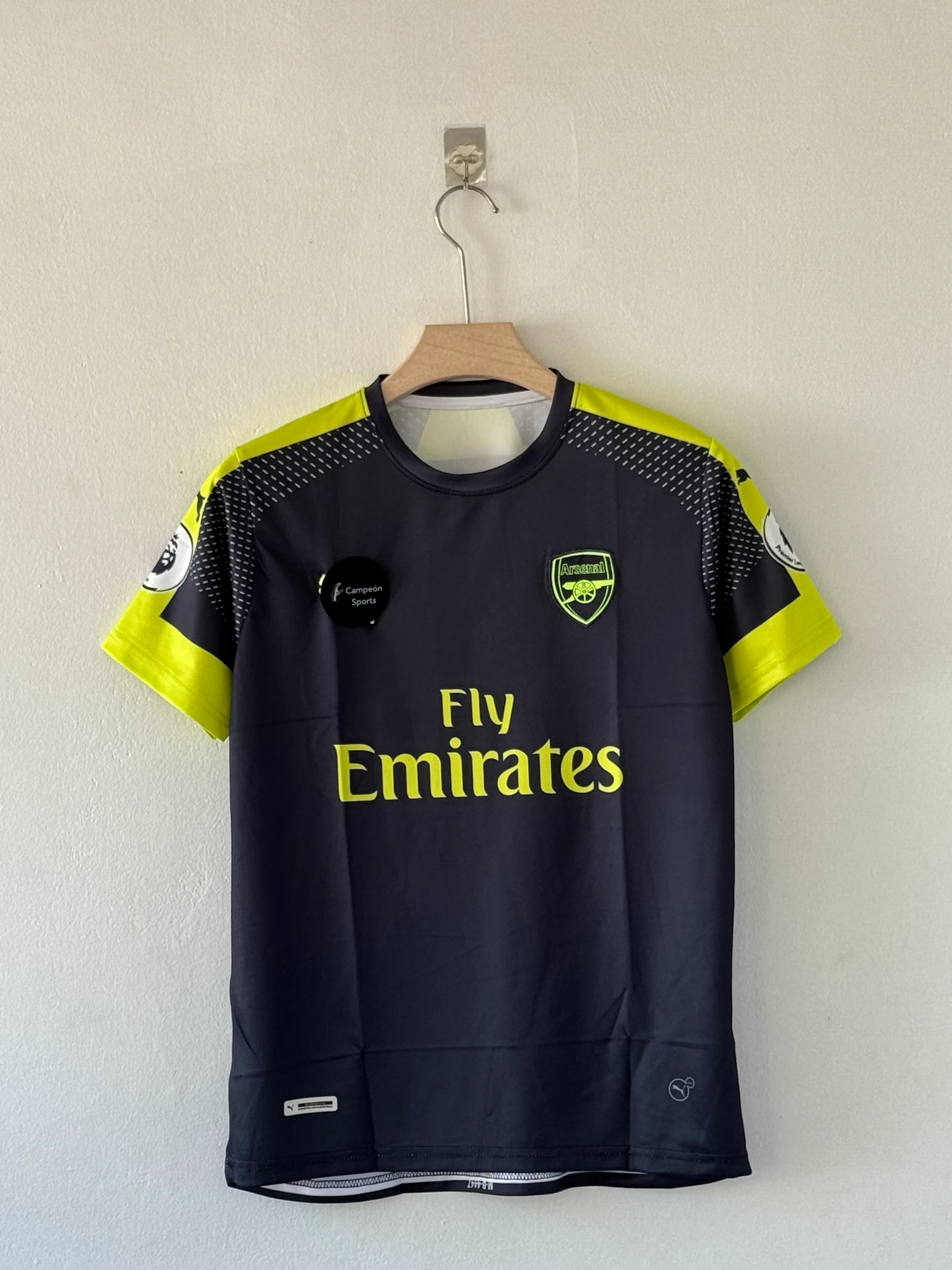 Modern Edge – Arsenal 2016/17 Third Shirt