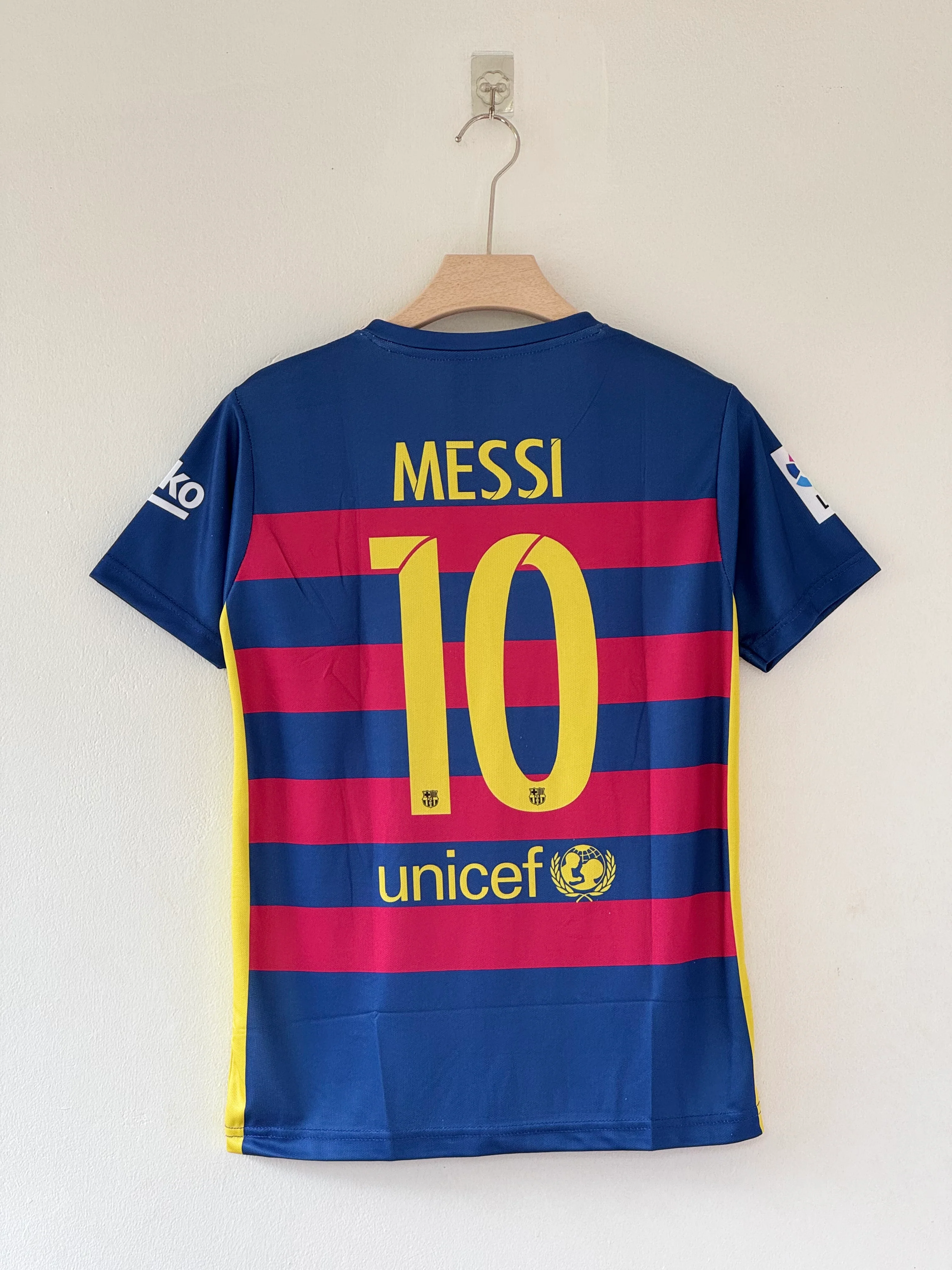 Relive Messi Magic with the 2015-16 Barcelona Home Jersey - Image 3