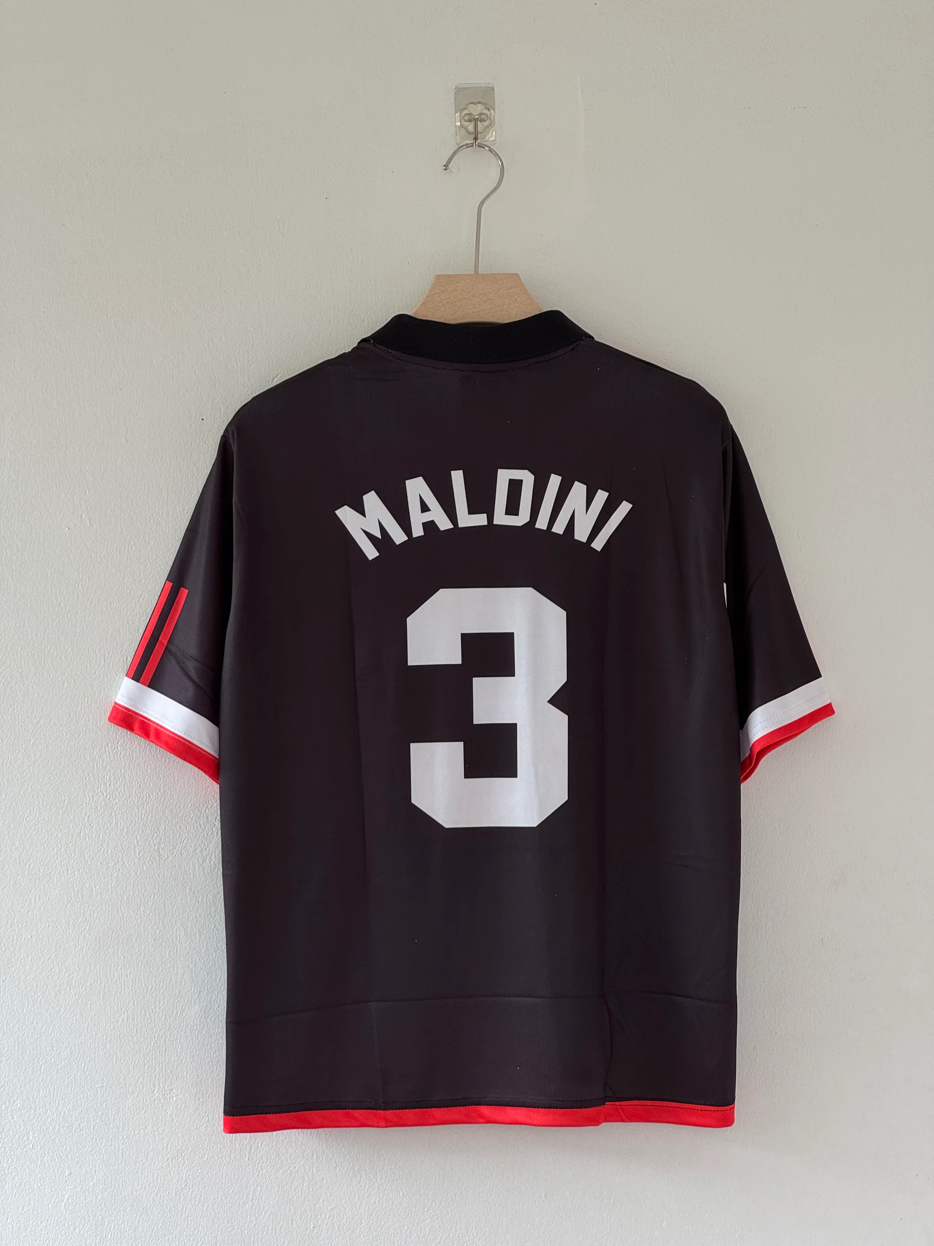Retro Power. Rossoneri Pride. – AC Milan 1999/2000 Five-Sleeve Edition - Image 3