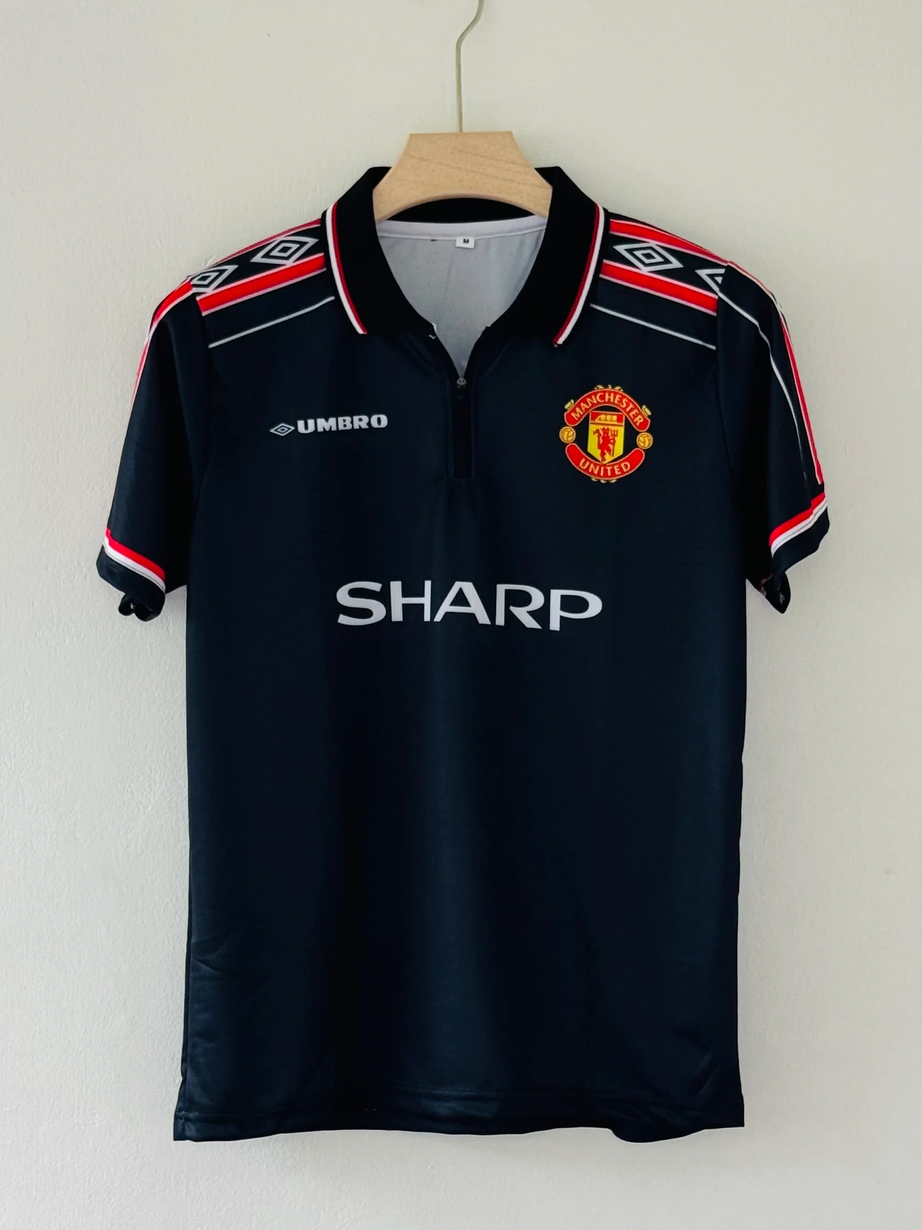 Rewind to Greatness with the 1997 Manchester United Away Jersey – Beckham Edition  edition - Image 2