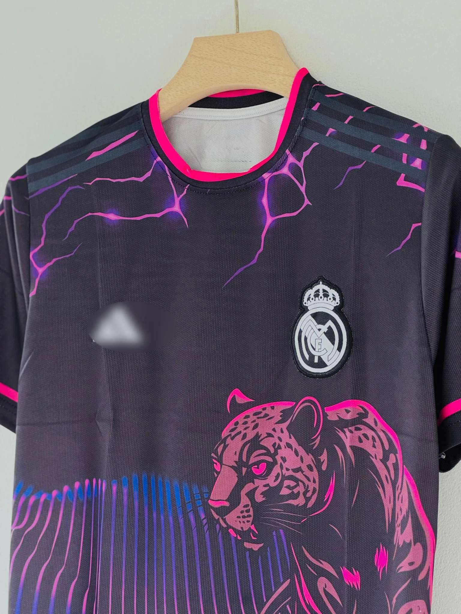 Silent Power. Pure Class. – Real Madrid Panther Special Edition - Image 3