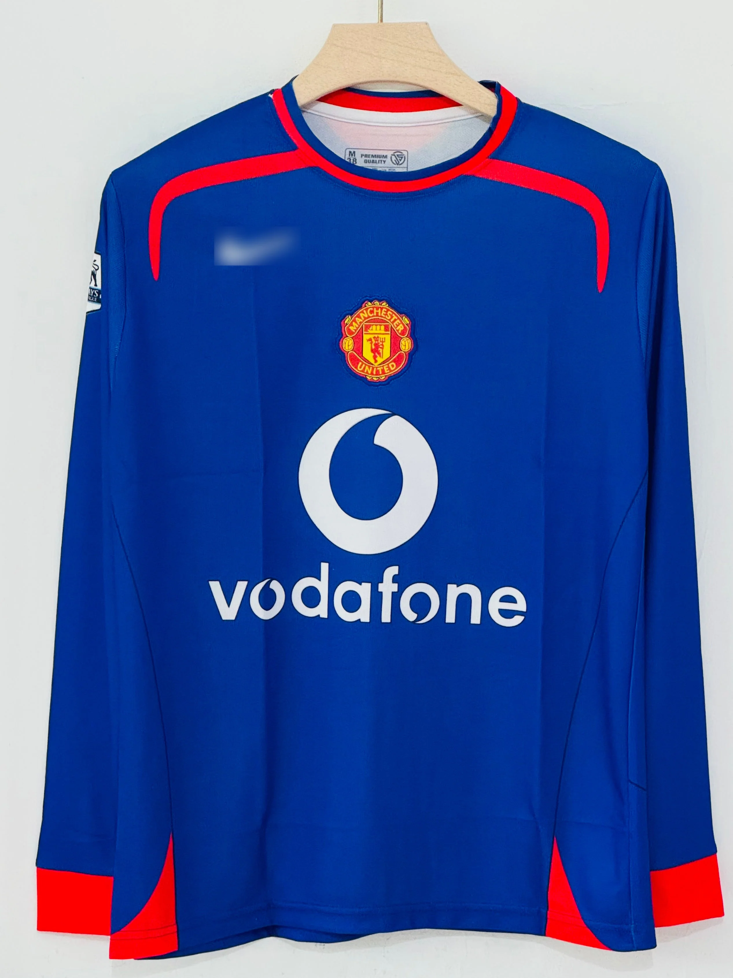 Witness the Rise of a Legend with the 2005-06 Manchester United Away Jersey – Ronaldo Full Sleeve Edition - Image 2